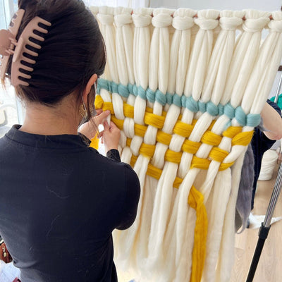 Roving weaving workshop with Meghan Shimek at Love Fest Fibers, creative fiber art workshop in San Francisco