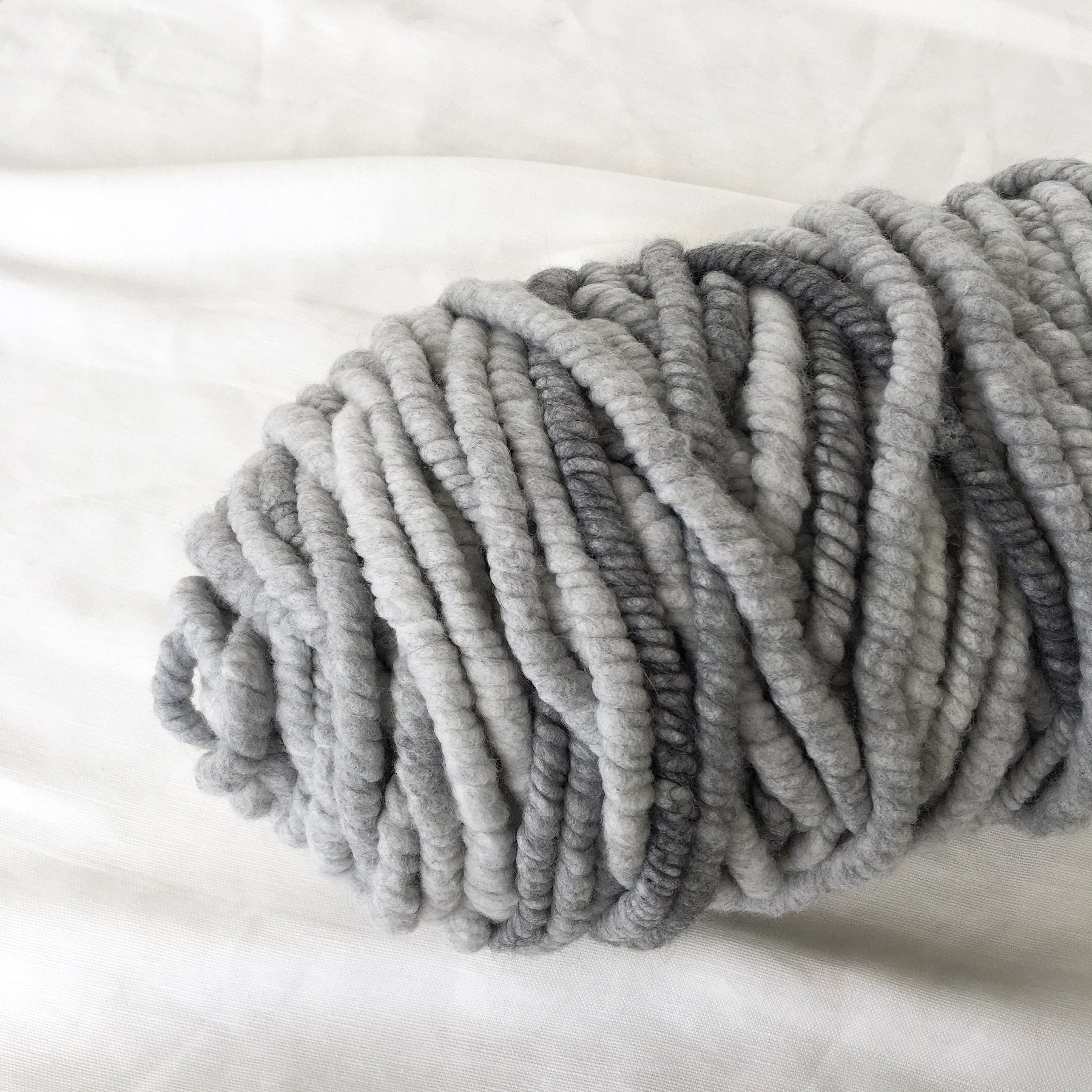 FloraKnit 100% Merino Wool Chunky Yarn Bulky Roving Yarn (Grey, 500g-40mm)