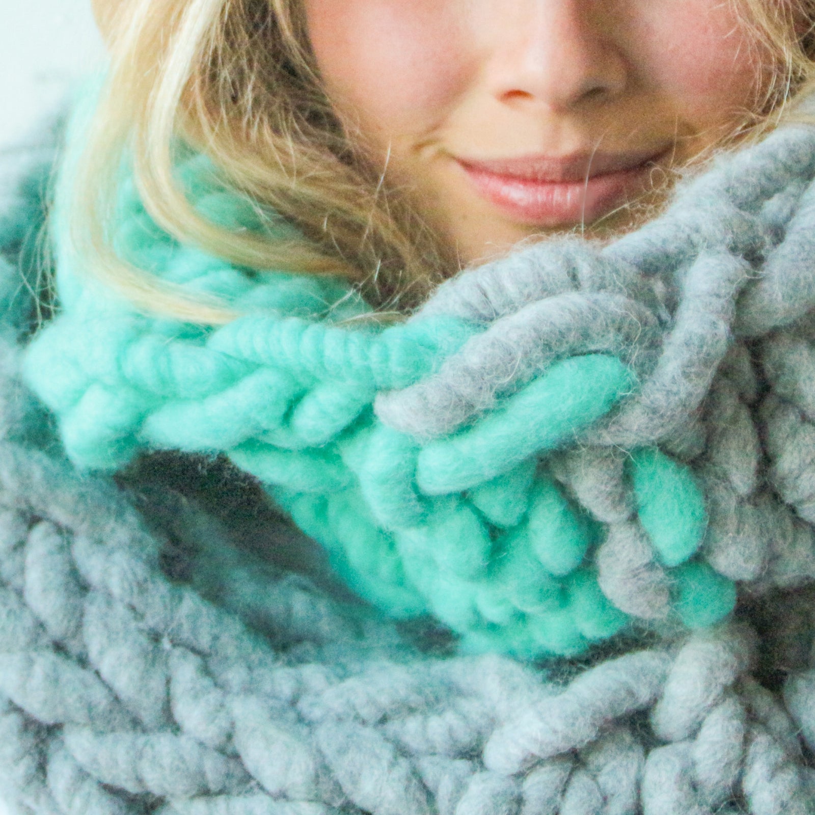 Chunky knit infinity scarf free knitting pattern